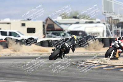 media/Nov-16-2025-Race Pace (Sun) [[8c5fa54630]]/Non Verified Riders (1st 20 Minutes)/4-Turn 16 (1116am)/